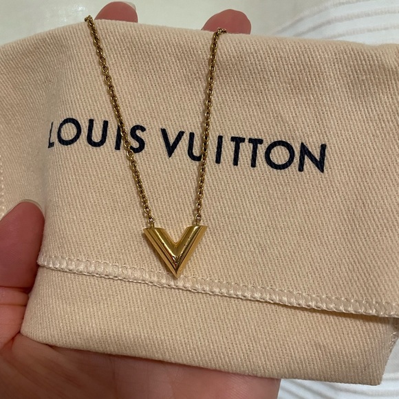 Louis Vuitton Essential V Necklace -Full set - Picture 6 of 9